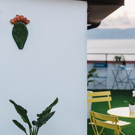 B&B Fuori Squadro - In Centro Con Terrazza Relax Vista Mare Reggio di Calabria Exterior foto