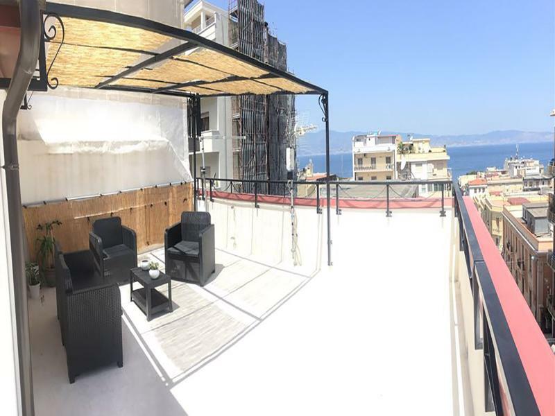 B&B Fuori Squadro - In Centro Con Terrazza Relax Vista Mare Reggio di Calabria Exterior foto