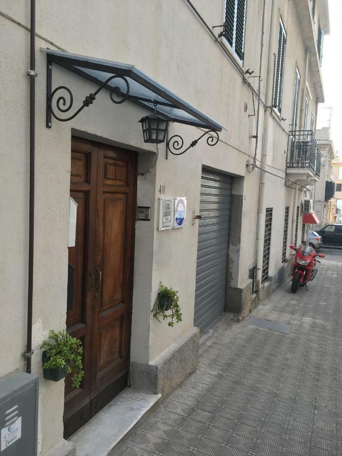 B&B Fuori Squadro - In Centro Con Terrazza Relax Vista Mare Reggio di Calabria Exterior foto